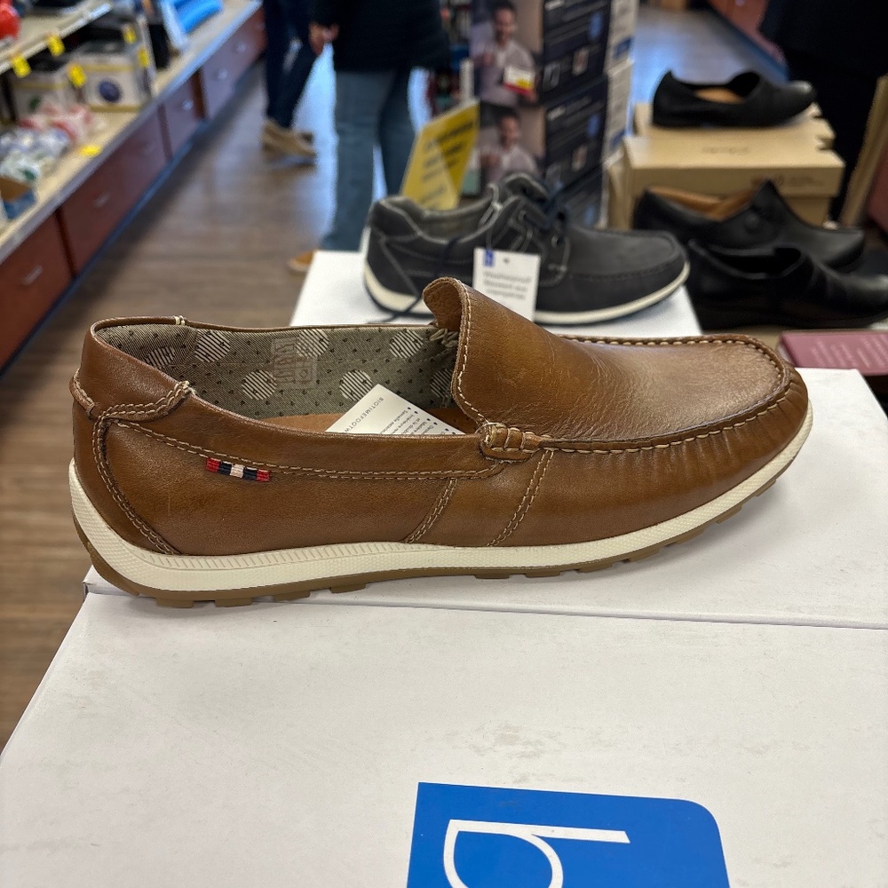 Biotime Men’s loafer NEW